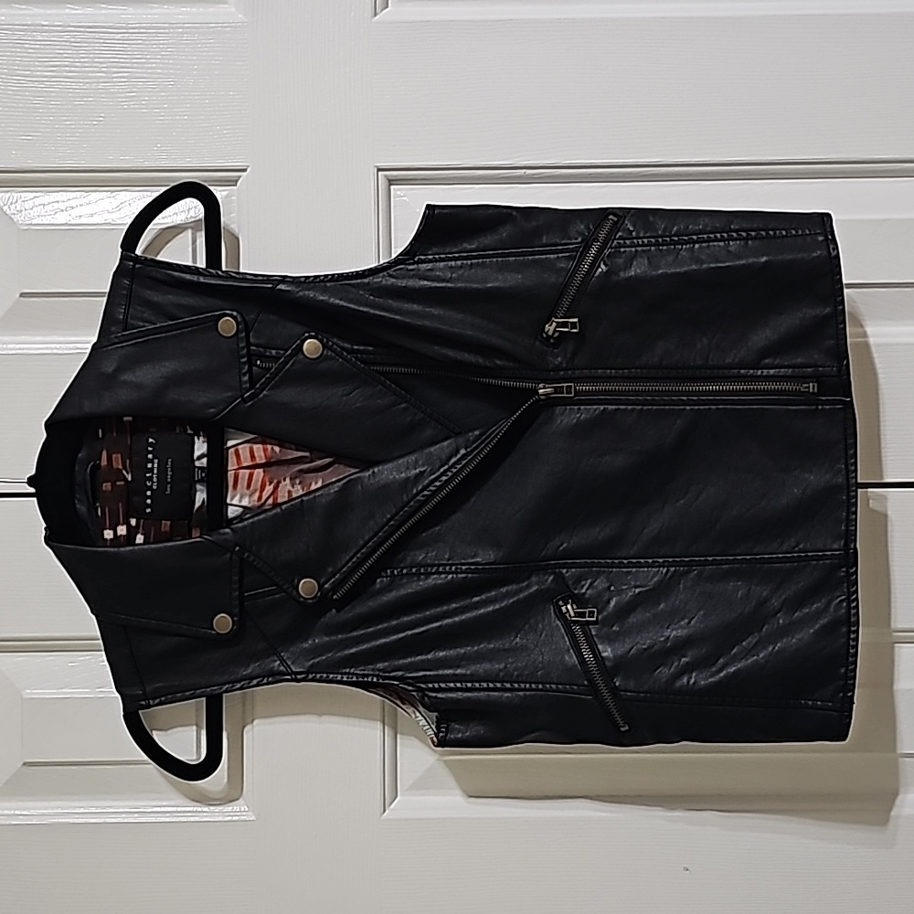 Sanctuary faux leather biker vest size small EUC sleeveless full zip black